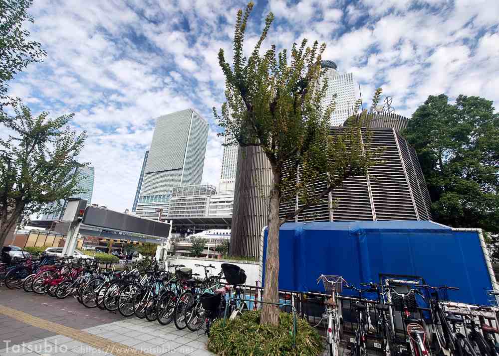 「クレープス・ド・アンヌ」は名古屋駅の西口から出で徒歩4分ほどで到着します。