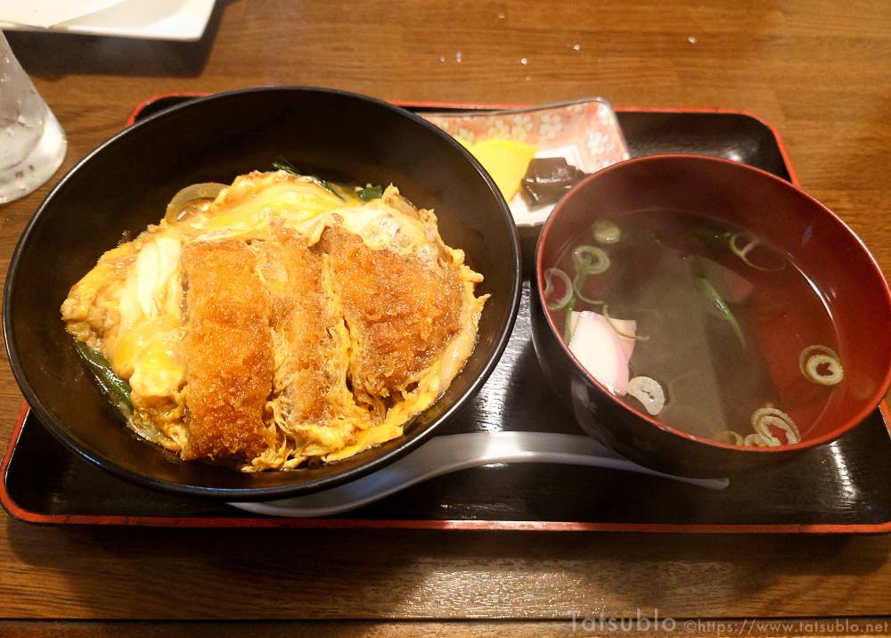 最後にカツ丼。