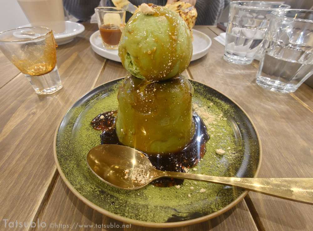 別添の黒蜜をかけたらちょうどいいバランスのとれた甘さに