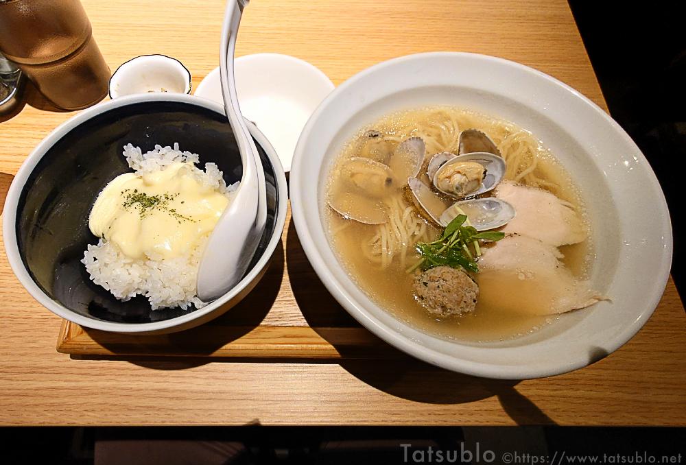 「貝出汁塩ラーメン」と「チーズリゾット飯」