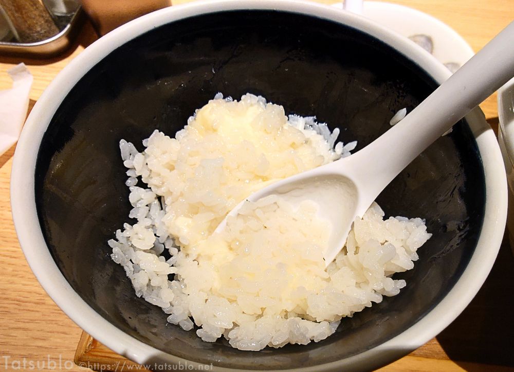 「チーズリゾット飯」はラーメンの出汁を入れていただきます。