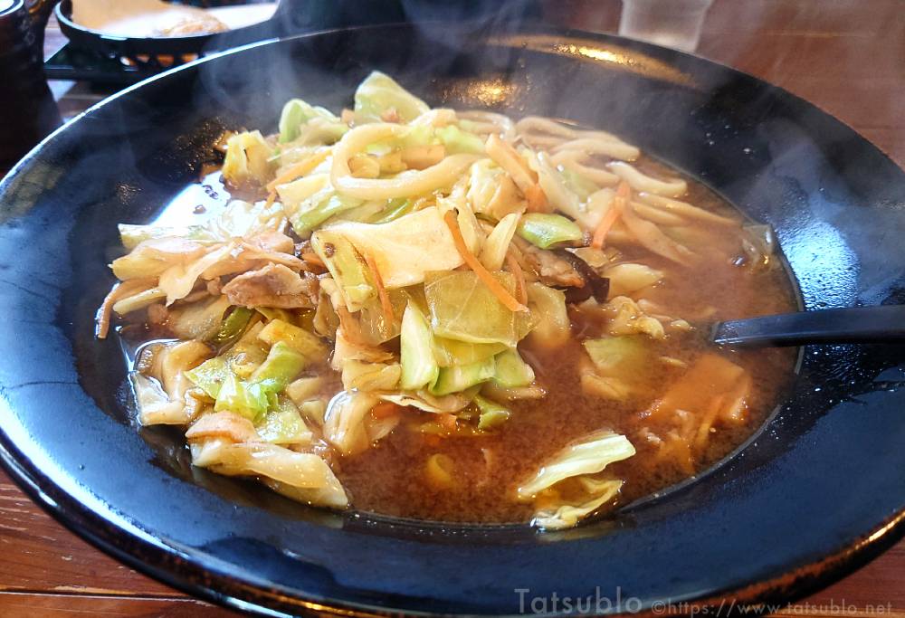 見た目通り野菜がたっぷりで本当にちゃんぽんに見えます。