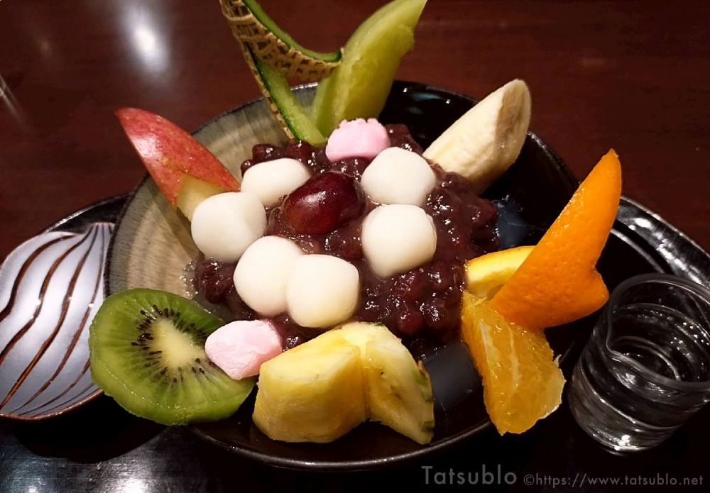 こちらは「白玉あんみつ」